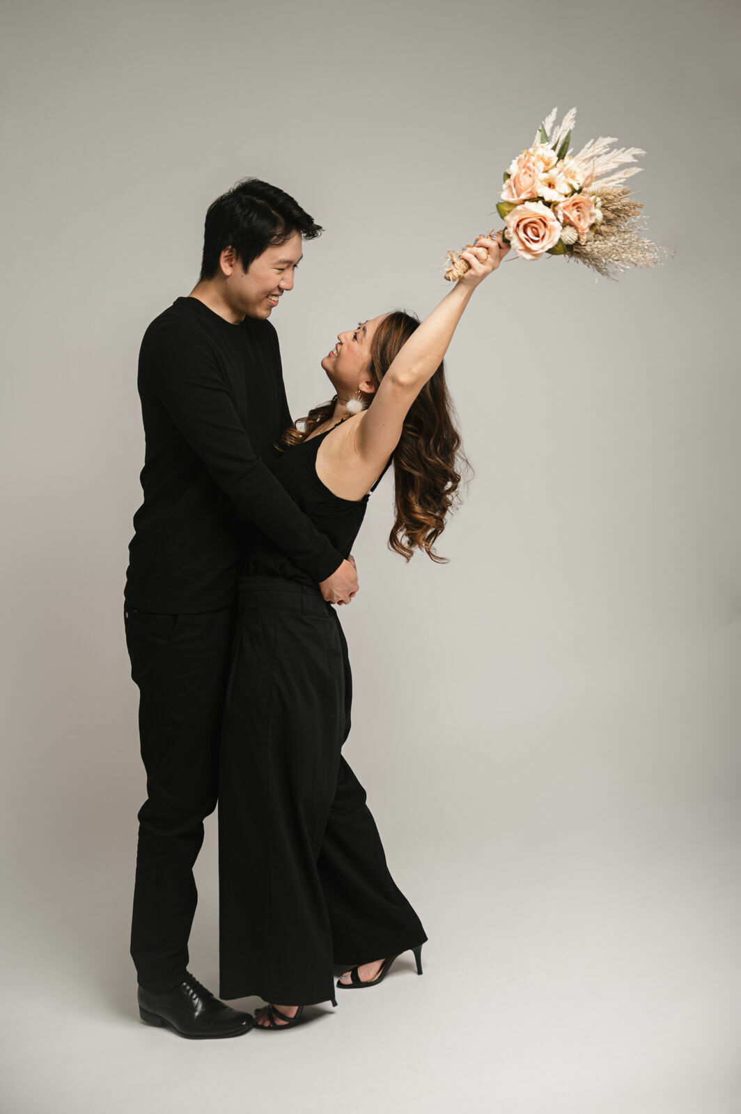 Foto ensaio pre wedding estudio no campo sylvia wilton ribeirao preto Foto ensaio pre wedding estudio no campo sylvia wilton ribeirao preto - Imagem 6