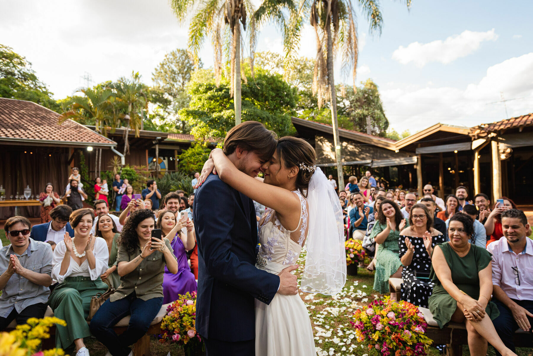 Foto Melhor horário para casar ao ar livre: garanta luz natural e fotos incríveis! Foto Melhor horário para casar ao ar livre: garanta luz natural e fotos incríveis! - Imagem 13