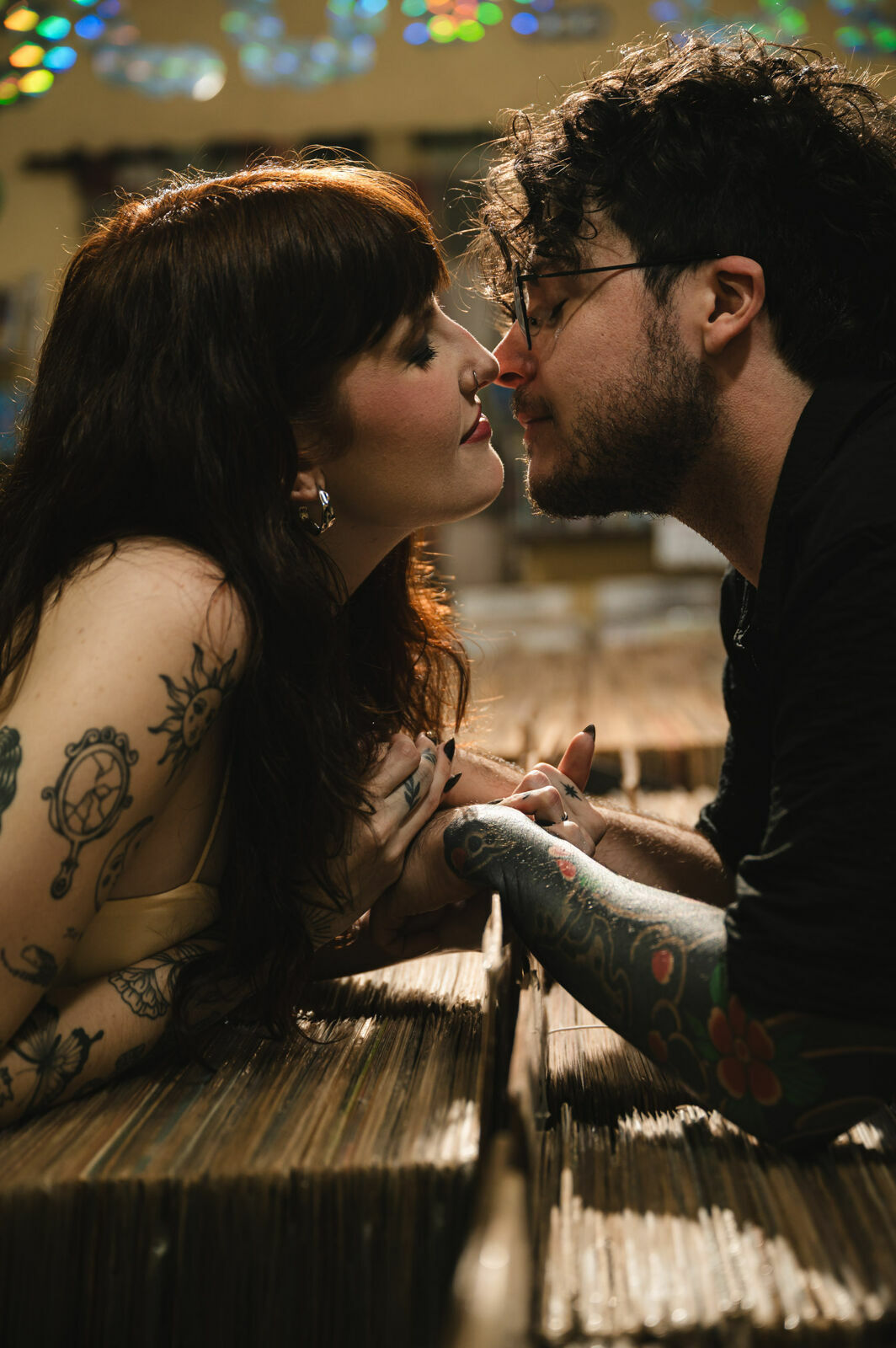 Foto prewedding loja de discos em casa sofia pedro ribeirao preto - Imagem 16