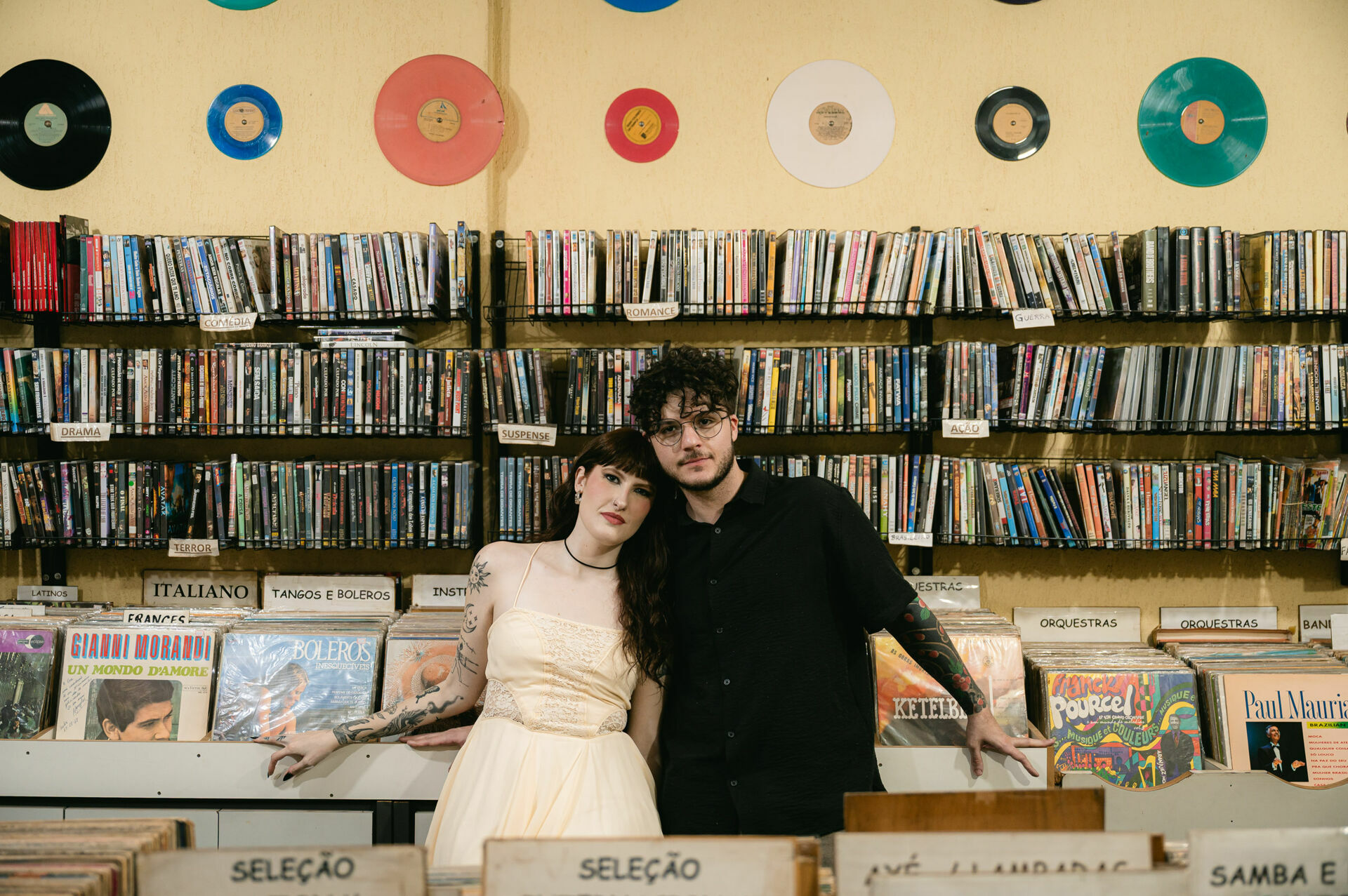 Foto prewedding loja de discos em casa sofia pedro ribeirao preto - Imagem 21