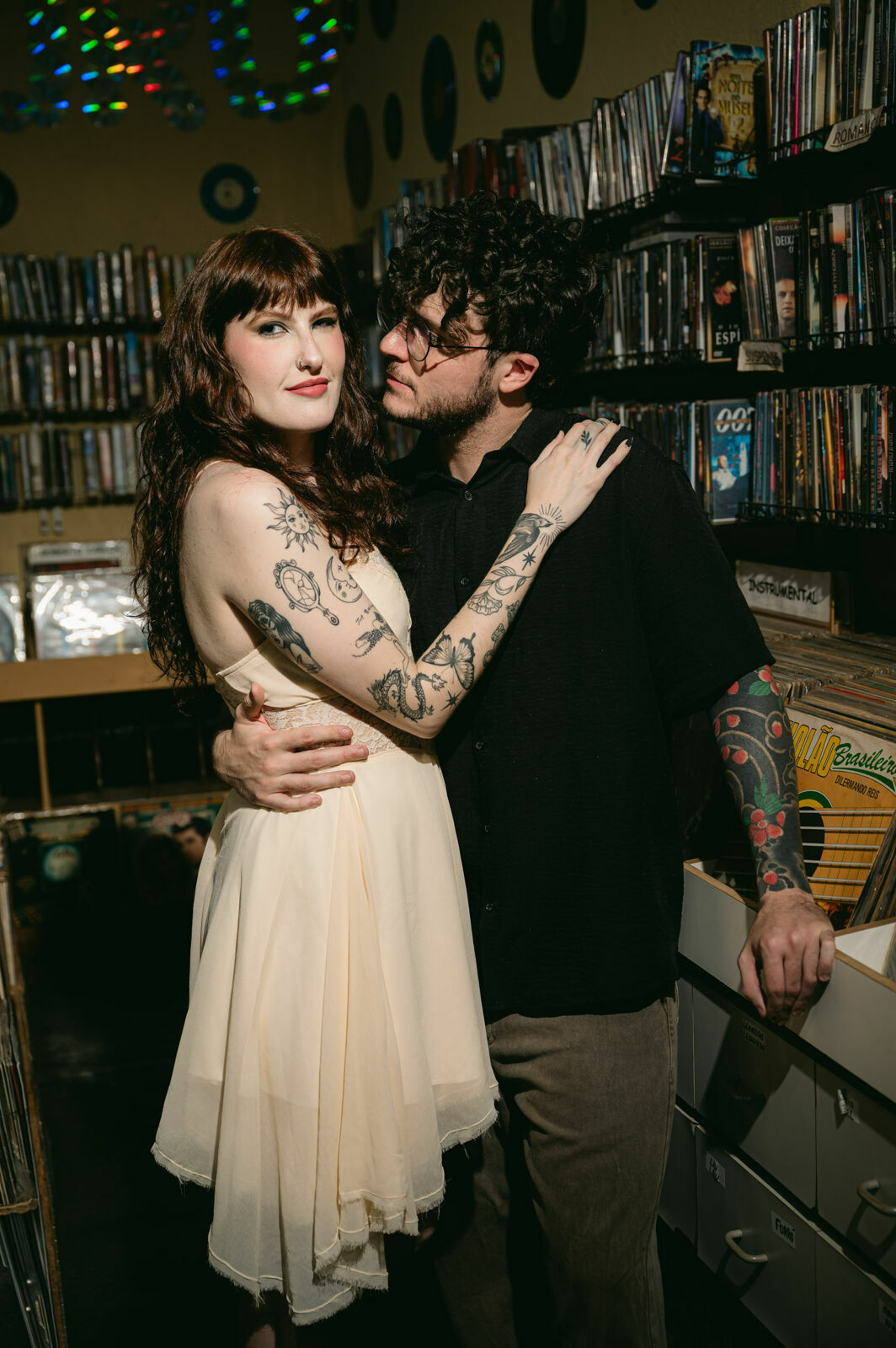 Foto prewedding loja de discos em casa sofia pedro ribeirao preto - Imagem 13